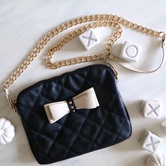 Quilted Crossbody Bag with Gold Chain Strap - Picture 1 of 2